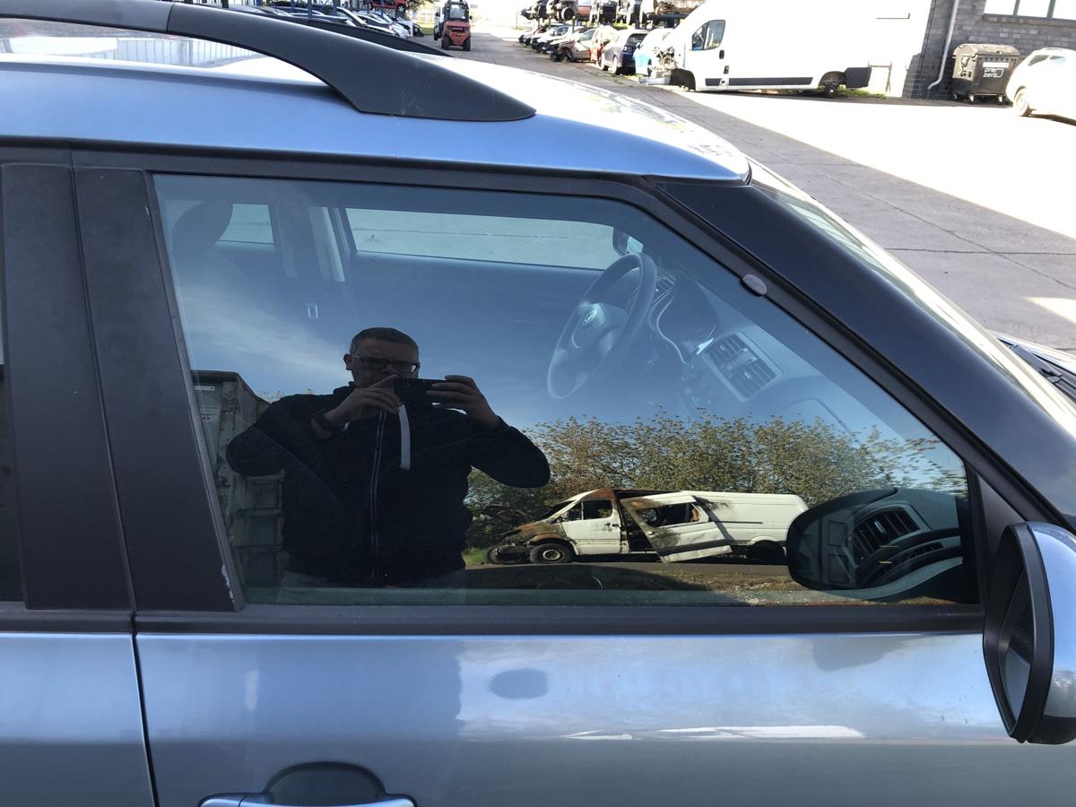 Skoda Fabia II 2 Typ 5J T&uuml;rscheibe vorn rechts Seitenscheibe Scheibe Colorglas