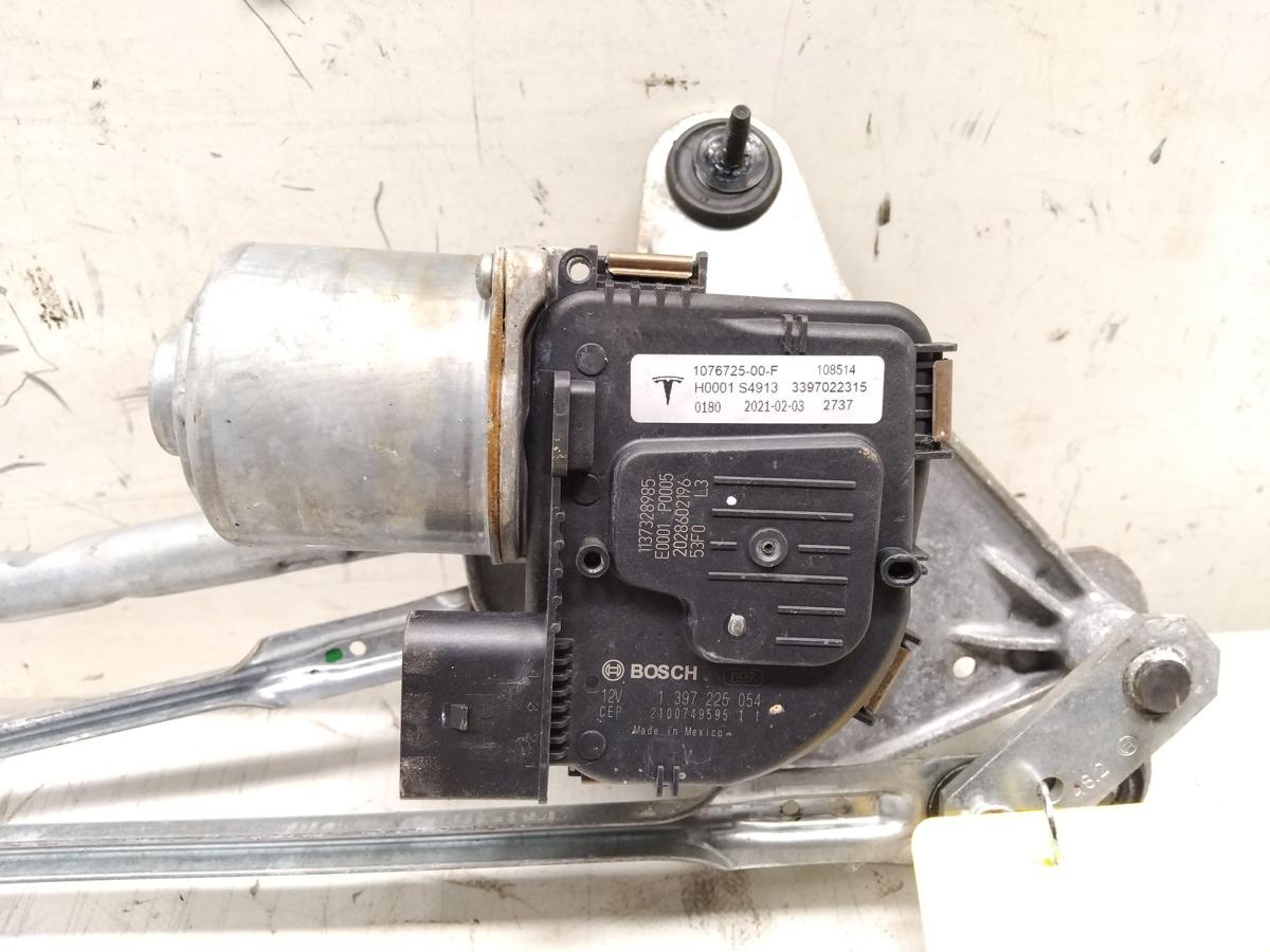 Tesla Model 3 original Wischermotor mit Wischergest&auml;nge vorn Bj.2021