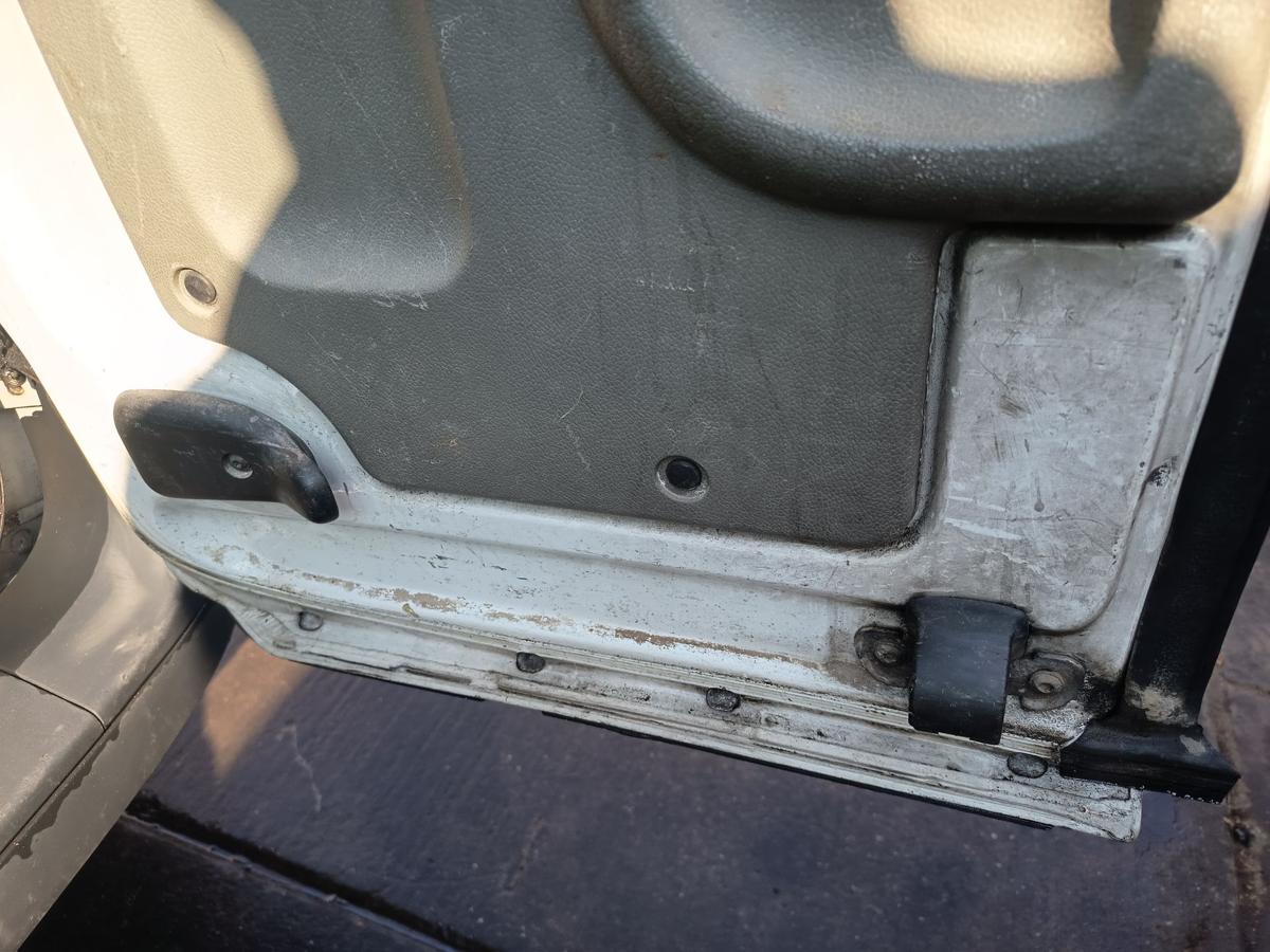 Renault Kangoo KC original Heckfl&uuml;gelt&uuml;r rechts 389 Gletscherwei&szlig; Bj 2008