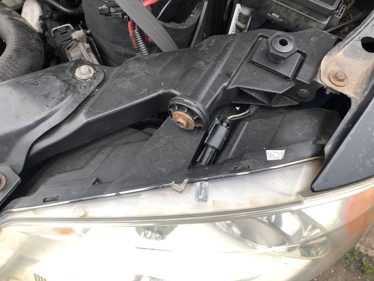 Chrysler Grand Voyager RT Scheinwerfer links Xenon Frontscheinwerfer Lampe