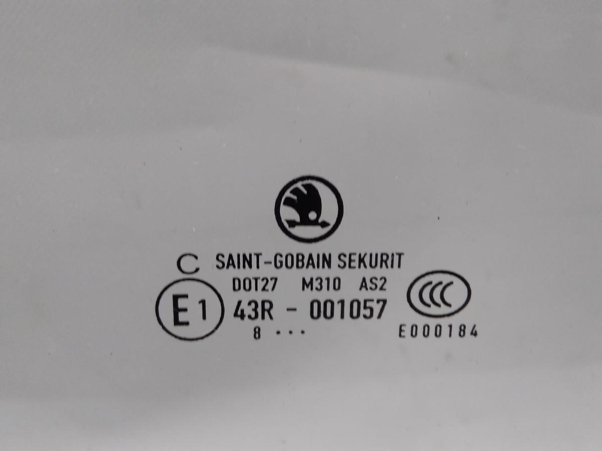 Skoda Fabia 2 5J Limosine Flie&szlig;heck orig T&uuml;rscheibe hinten rechts Klar BJ2009
