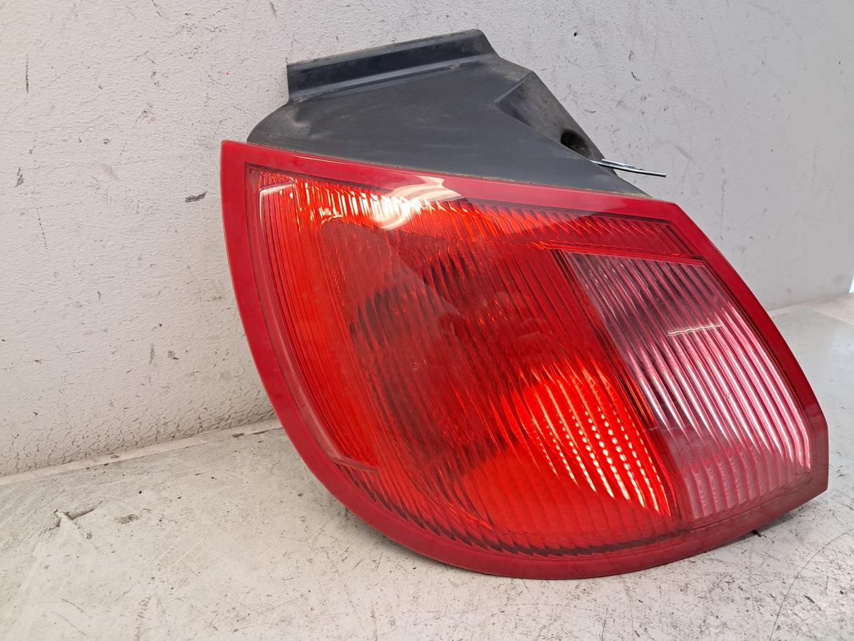 Mitsubishi Colt Z30 orig R&uuml;ckleuchte Schlussleuchte links au&szlig;en 3t&uuml;rig BJ2005