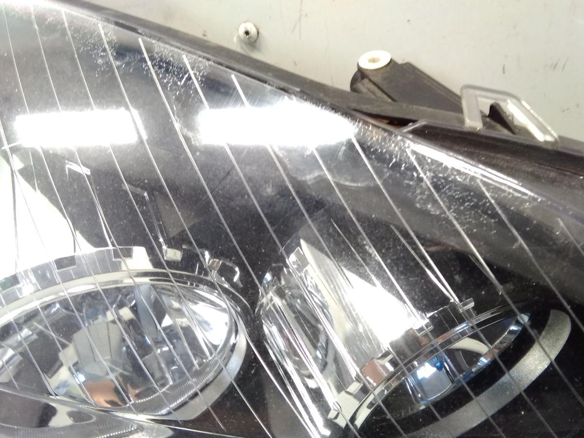 Opel Astra H Scheinwerfer vorn rechts schwarzer Hintergrund Halogen TYC BJ2006