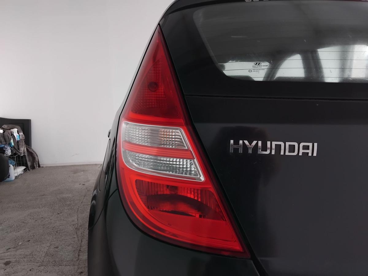 Hyundai i30 FD original Rückleuchte Heckleuchte links Fließheck BJ2010