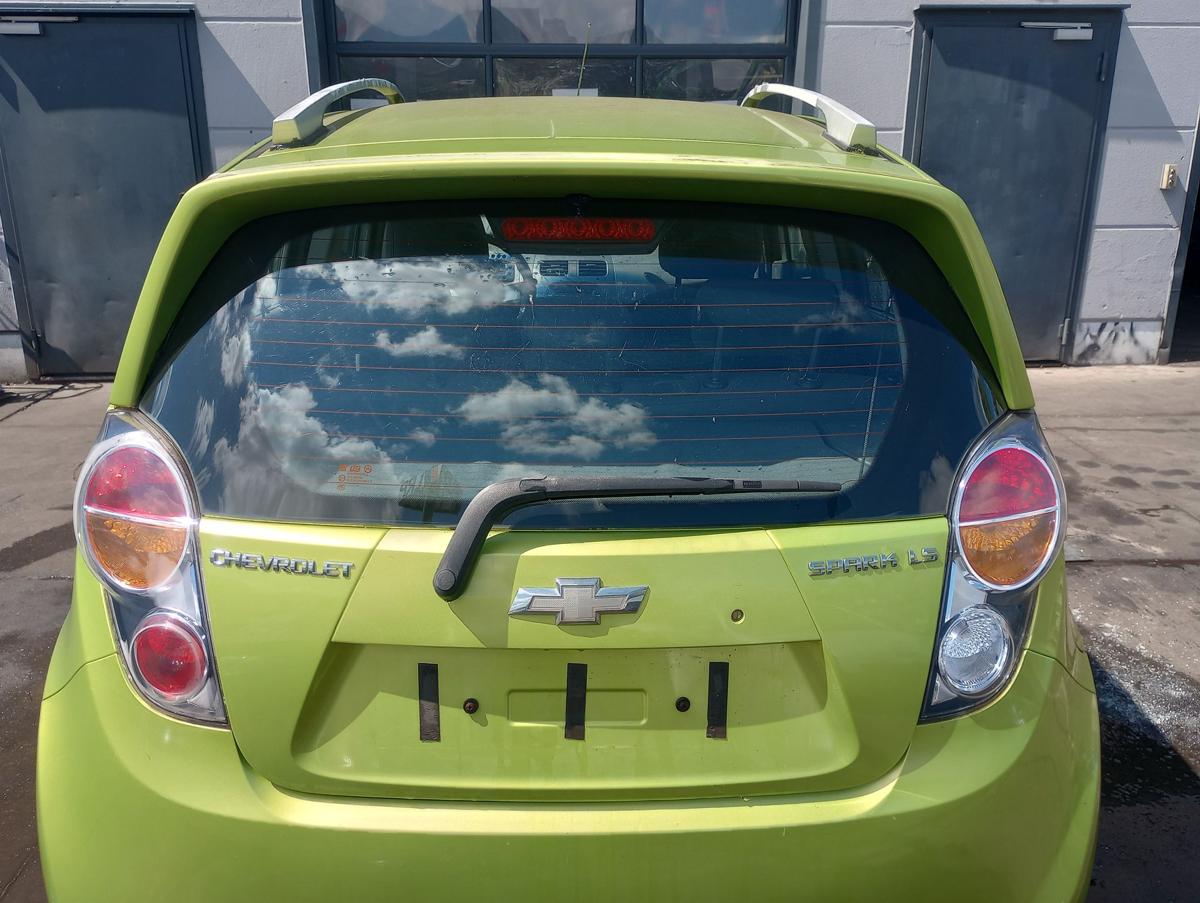Chevrolet Spark M300 orig Heckklappe mit Scheibe Kofferraum Grün Bj 2010
