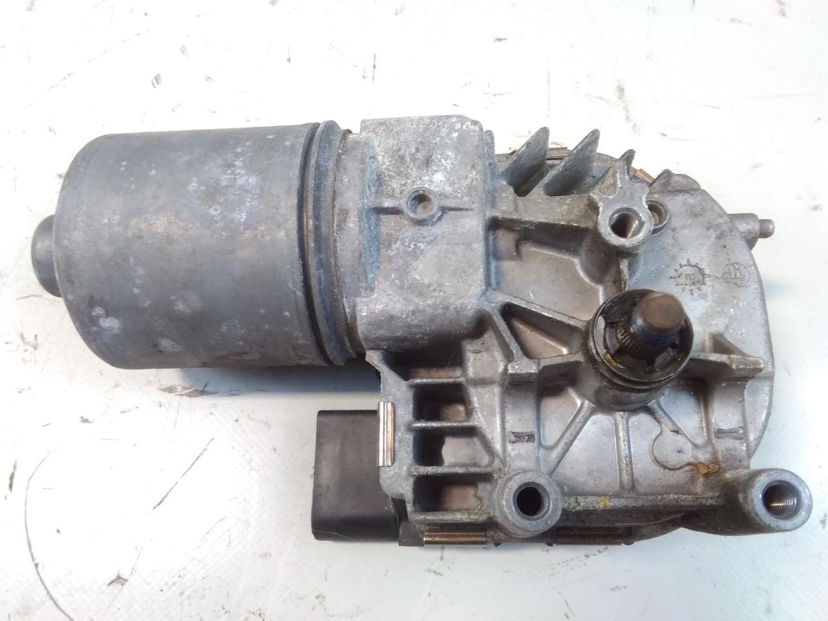 Audi A3 8P Facelift original Wischermotor vorn Bj.2013