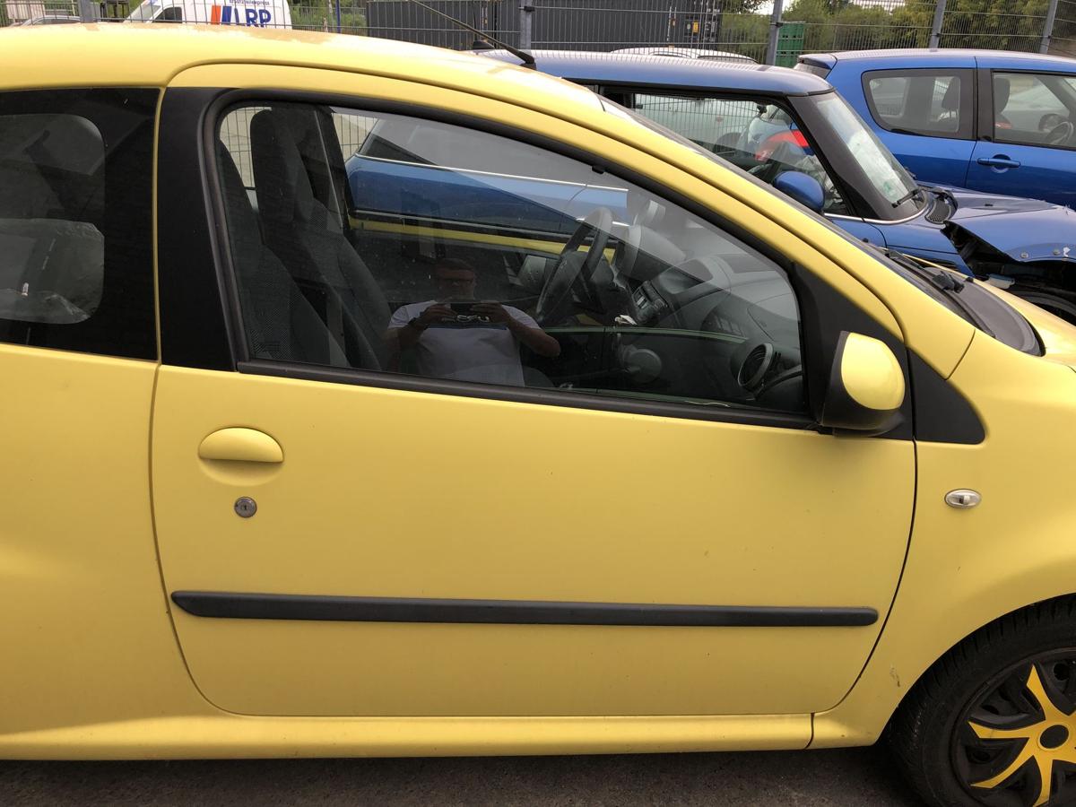 Peugeot 107 Typ P T&uuml;r vorn rechts Beifahrert&uuml;r nur f&uuml;r 3 t&uuml;rer KBL Citrus Gelb