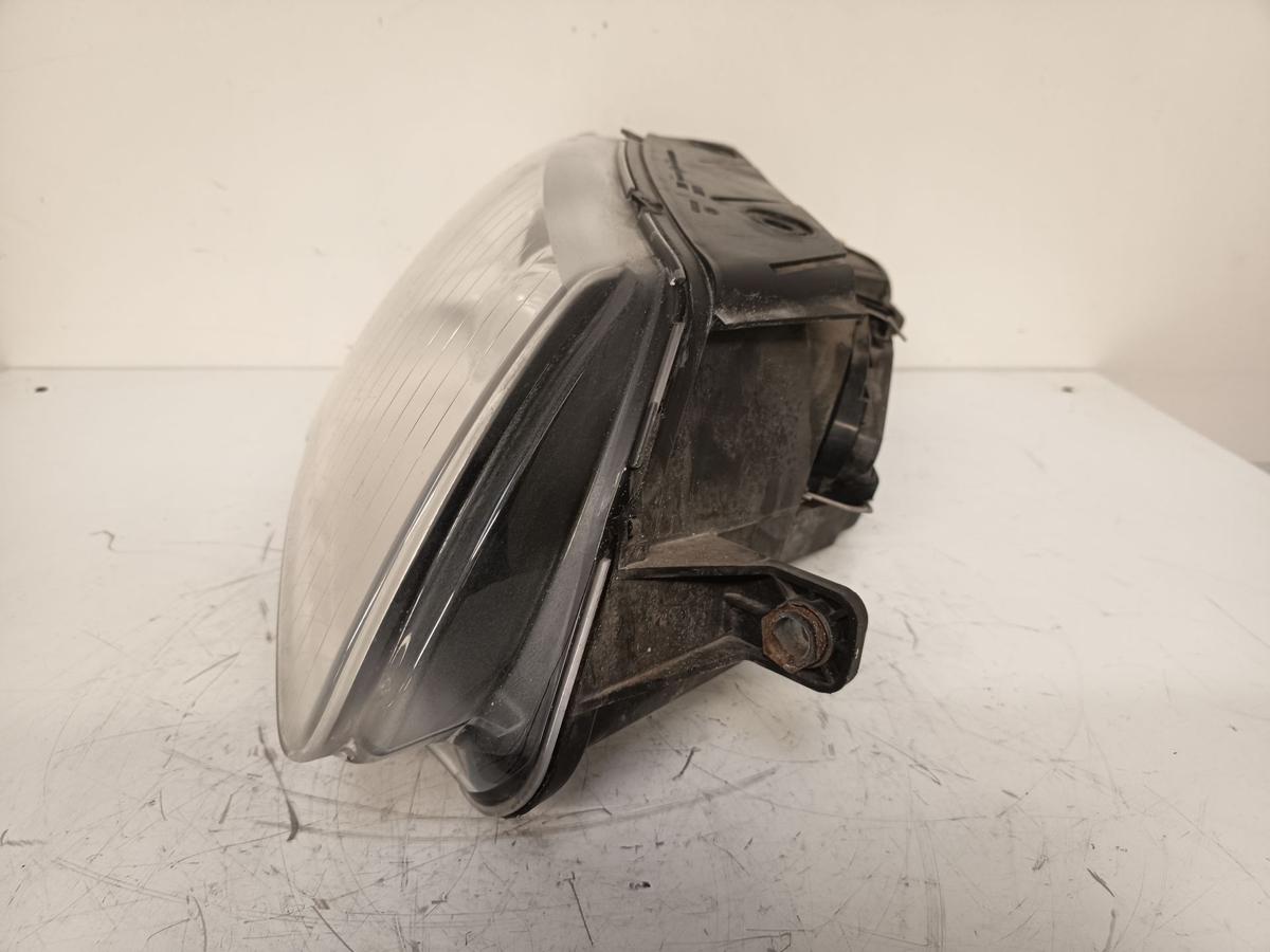 VW Passat 3C Kombi original Scheinwerfer vorn rechts Xenon BJ 2009