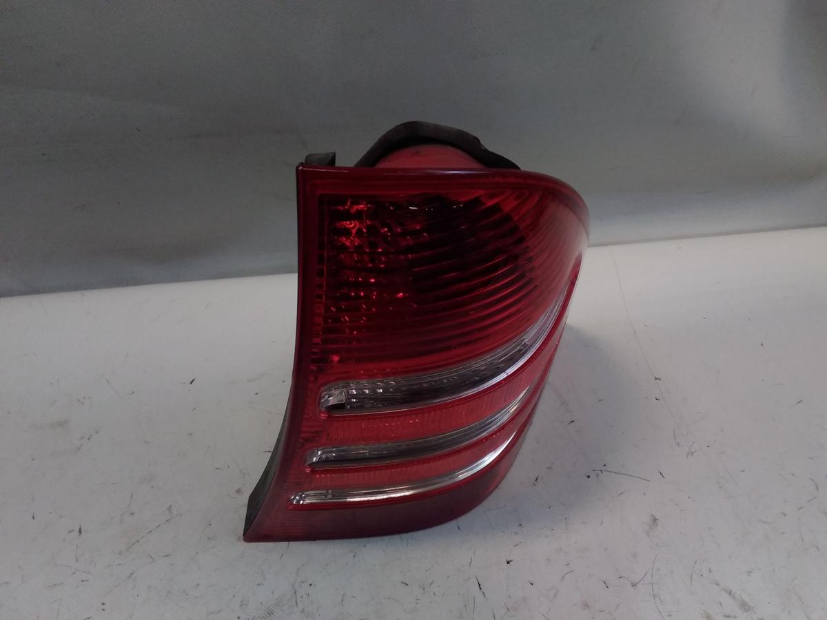 Mercedes C-Klasse 203 Kombi MOPF original R&uuml;ckleuchte Heckleuchte rechts Bj2004