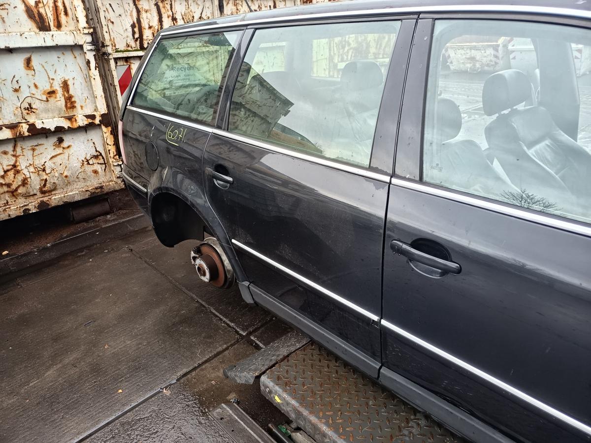 VW Passat 3BG Kombi original T&uuml;r hinten rechts Fond C9Z Black Magic Bj 2003