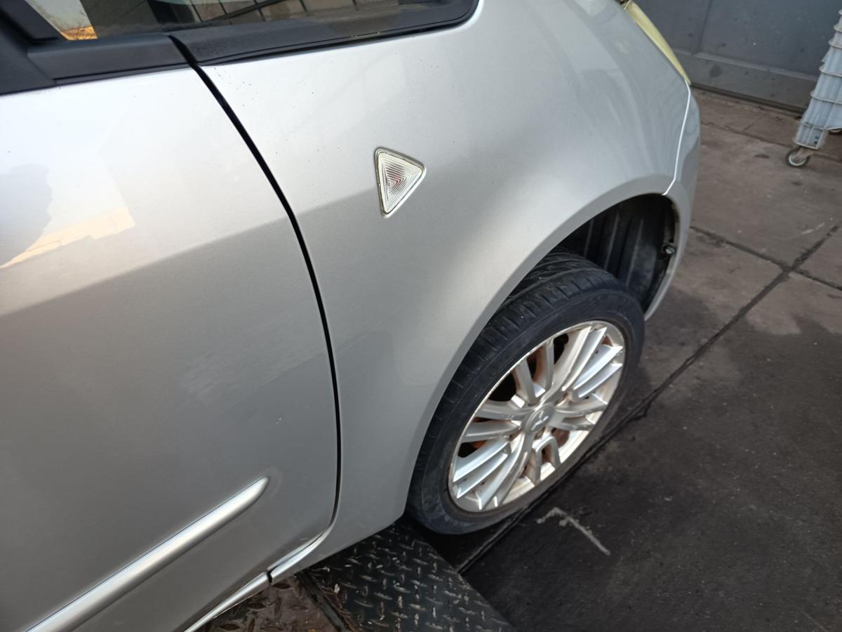 Mitsubishi Colt Z30 original Kotfl&uuml;gel rechts Seitenteil A50 Pure silver Bj 2005