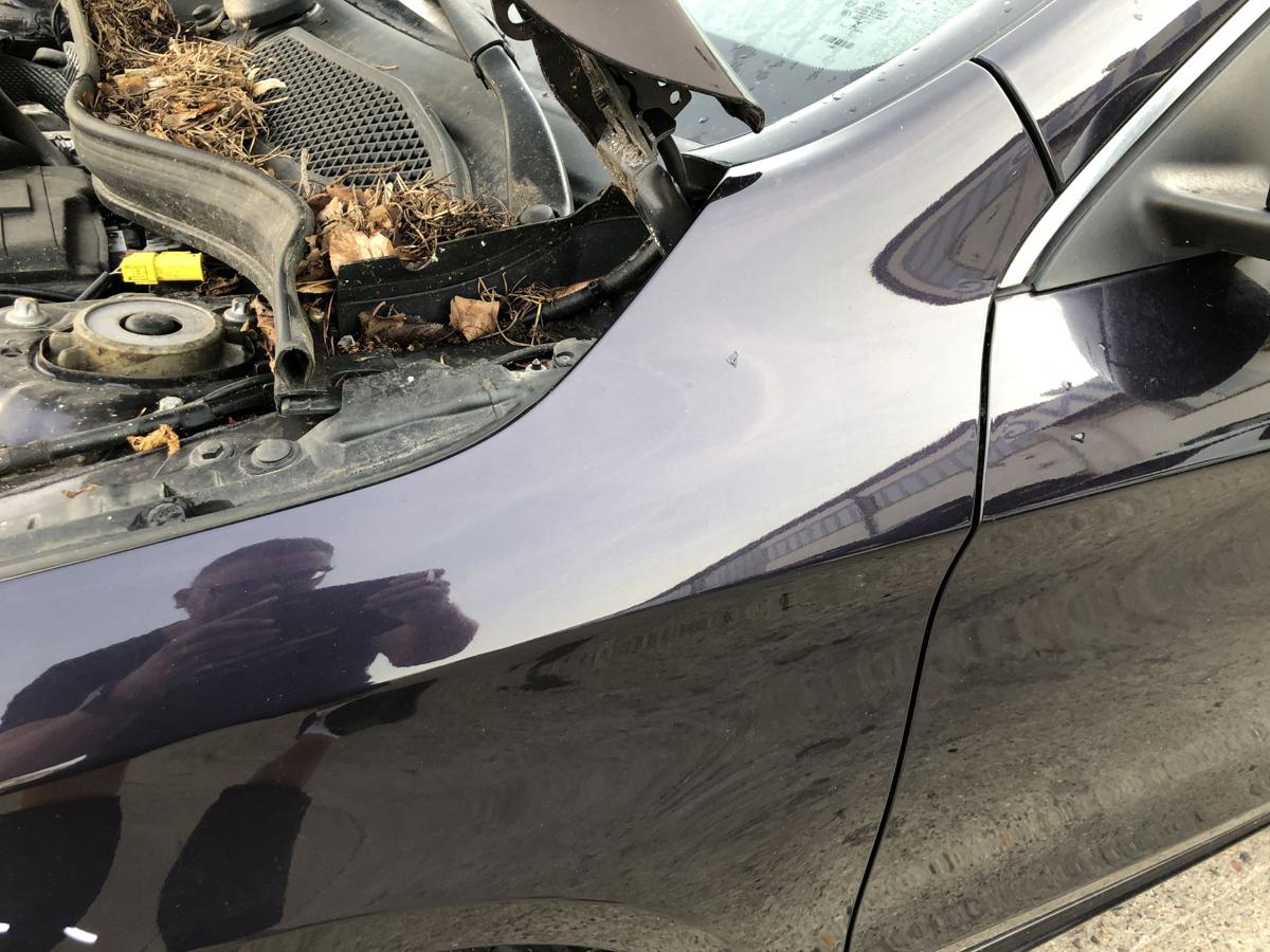 Mercedes CLA C117 bis 16 Kotfl&uuml;gel vorn links Fahrerseite Seitenwand Delle 592