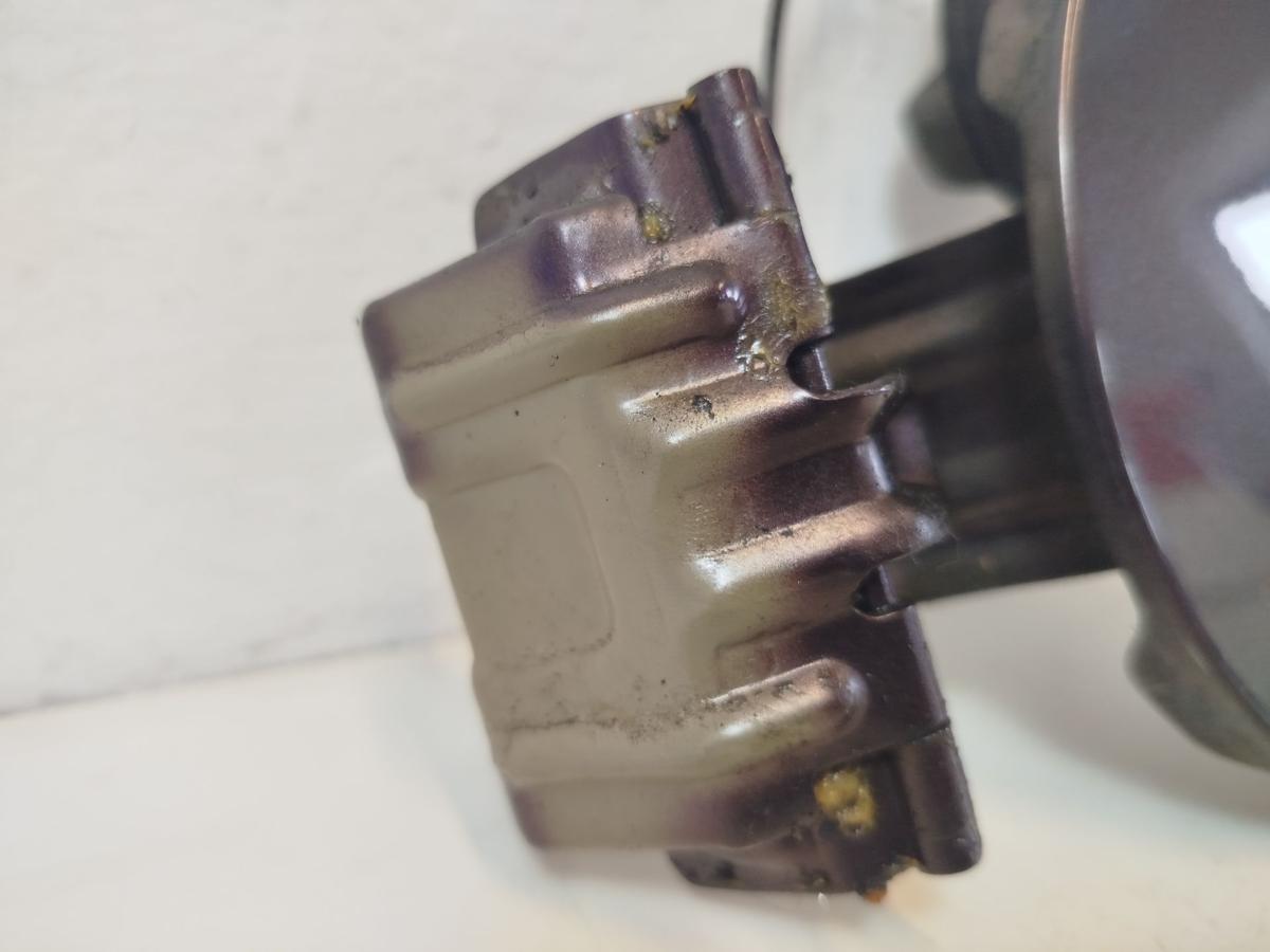 Toyota IQ Typ AJ Tankklappe Tankdeckel Tankverschluss 9AH Deep Amethyst