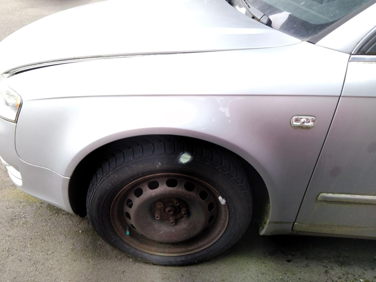 Audi A4 8E B7 original Kotflügel vorn links lichtsilber LY7W BJ2006