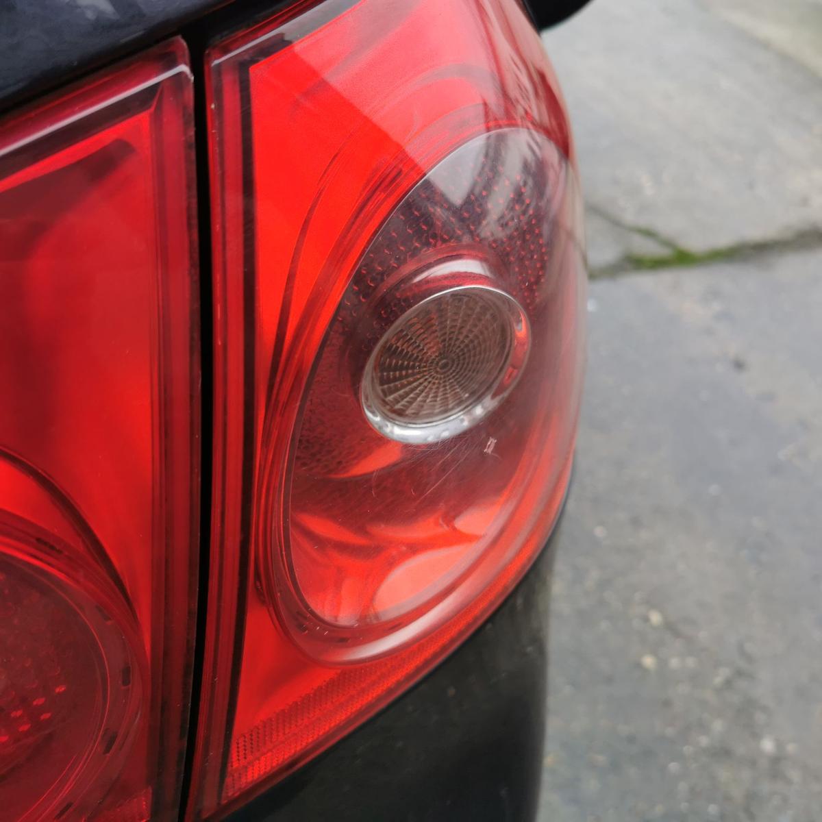 VW Golf 5 V 1K Rückleuchte Schlussleuchte Rückleuchte Lampe aussen rechts 5trg