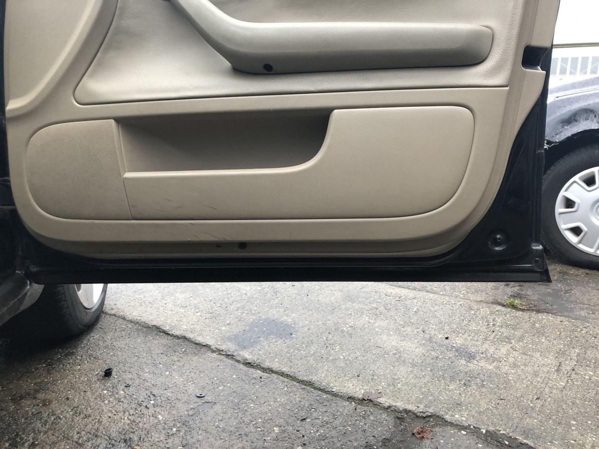 Audi A4 8E B6 Limo Tür vorne rechts Beifahrertür Rohbau LZ9W Ebonyschwarz