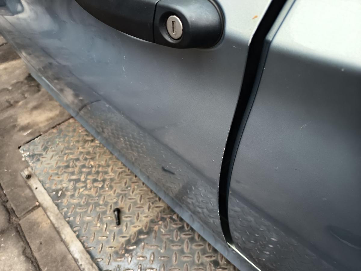BMW E90/91 original T&uuml;r vorn links Fahrer A34 Arktis vor LCI Bj 2006