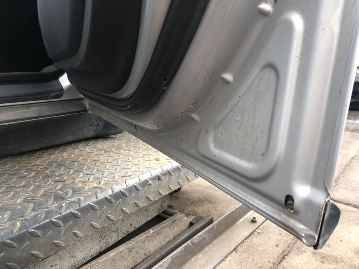 Audi A2 original Tür vorn rechts Beifahrer Y7W Lichtsilber Bj 2001