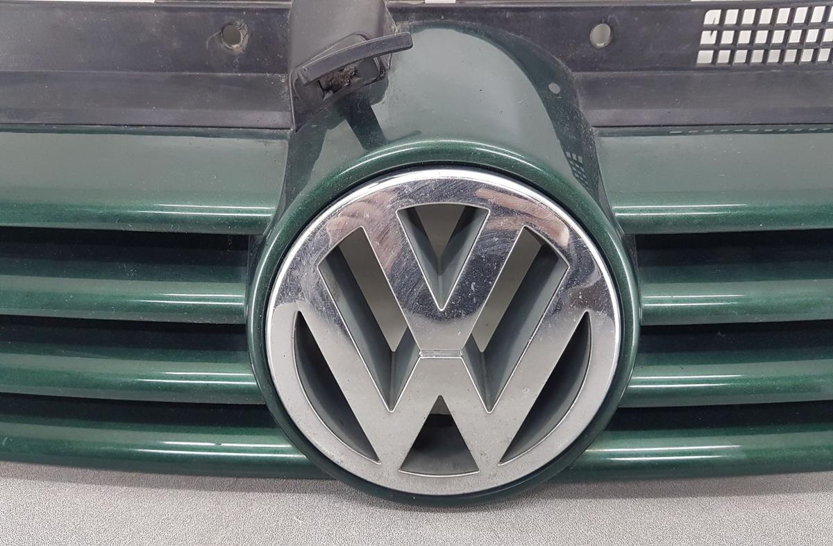 VW Bora Kühlergrill 1J5853651 in LC6M Brightgreen Perleffekt Bj1998