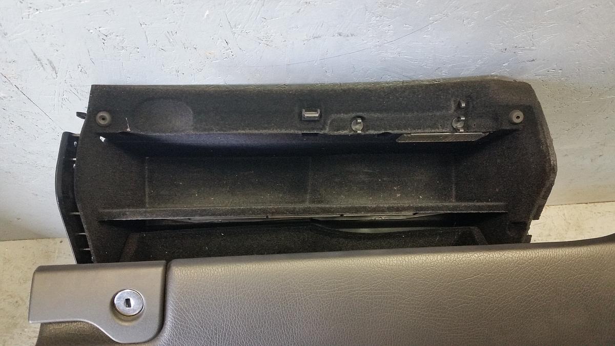 Mercedes Benz S203 Bj. 2003 org. Handschufach Ablage Staufach Ablagefach