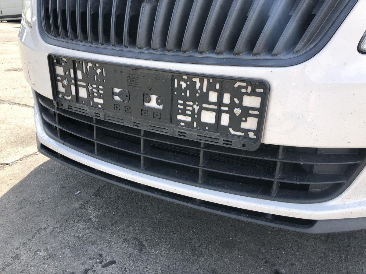 Skoda Fabia 2 5J ab2010 Stoßfänger vorn Frontschürze Facelift LF9E Candyweiss