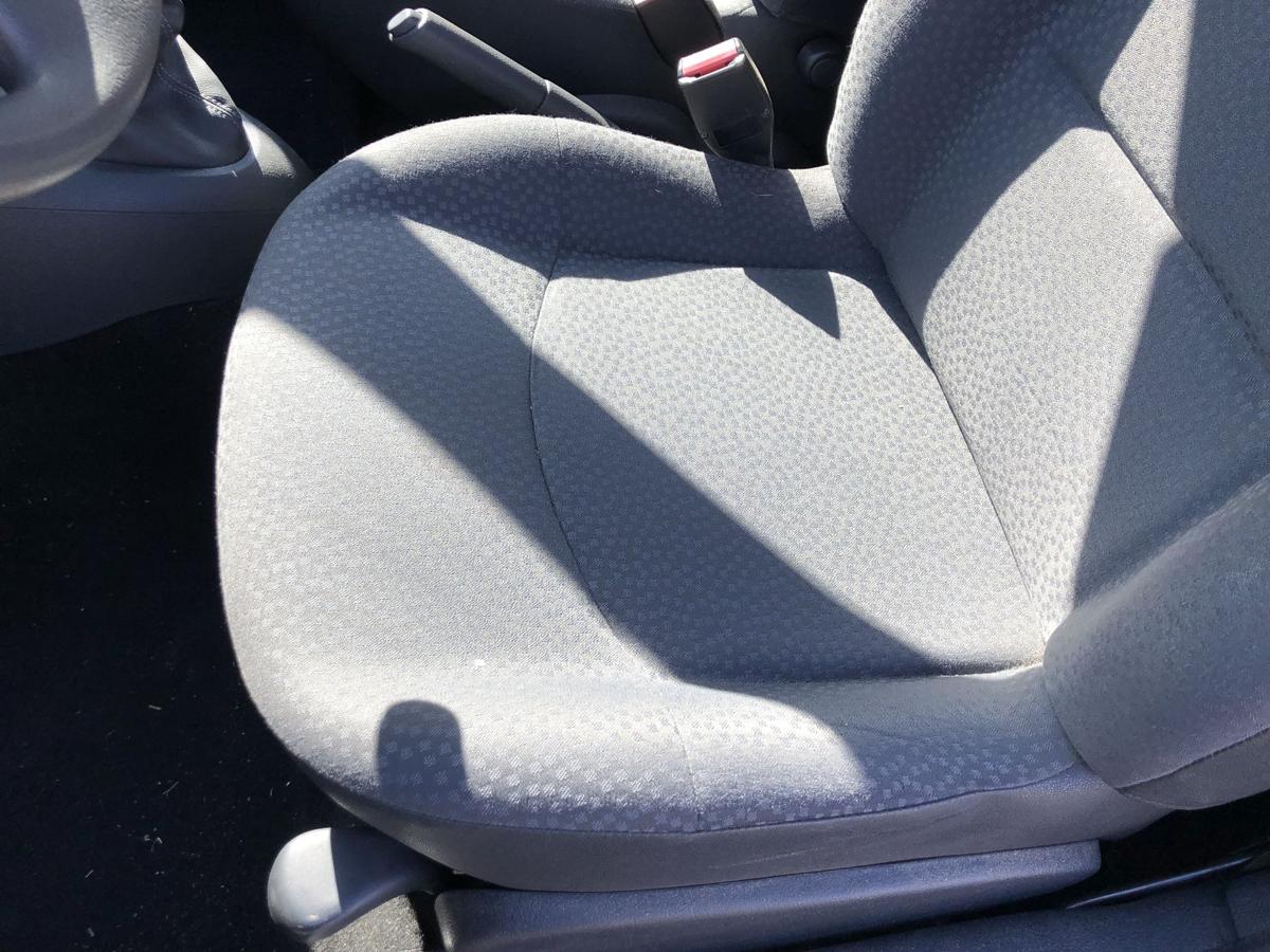 Renault Clio II 2 Campus Sitz vorn links Fahrersitz nur f&uuml;r 3 t&uuml;rer Stoffsitz