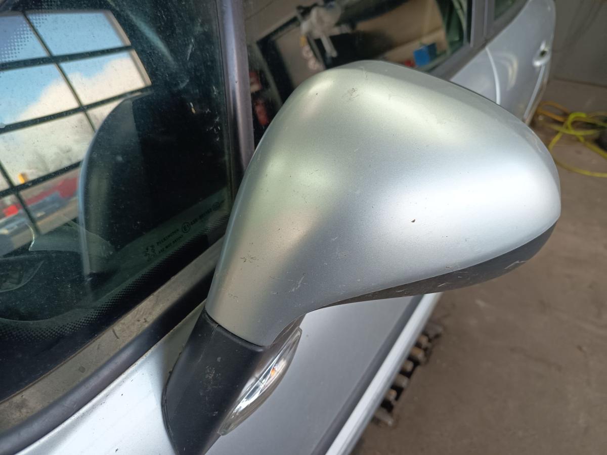 Peugeot 207 WC Bj 2008 original Außenspiegel links elektr. EZR Aluminium Grau