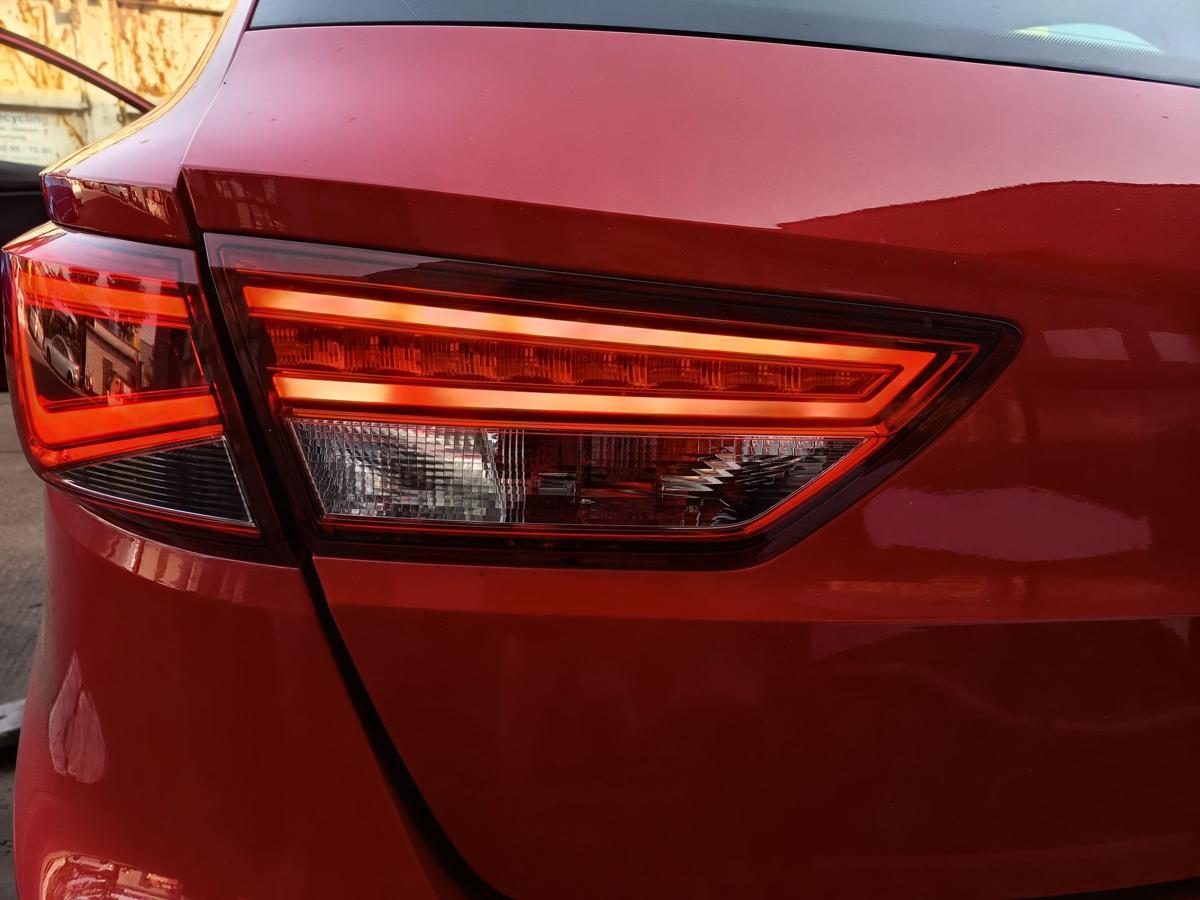 Seat Leon ST 5F original Rückleuchte Rücklicht Heck Rear links innen LED EZ2015