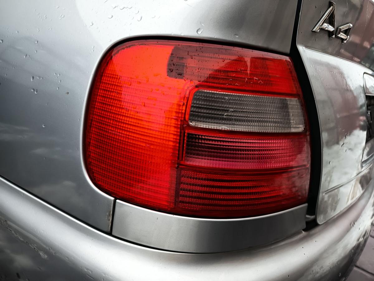 Audi A4 B5 original R&uuml;ckleuchte links Heck Schluss Licht Baujahr 1996