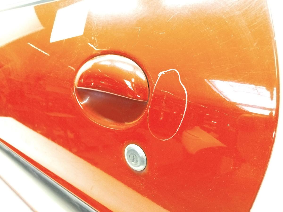 Peugeot 206+ T&uuml;r vorn links Fahrert&uuml;r 3-T&uuml;rer rot KKN Rouge Aden Bj.2010