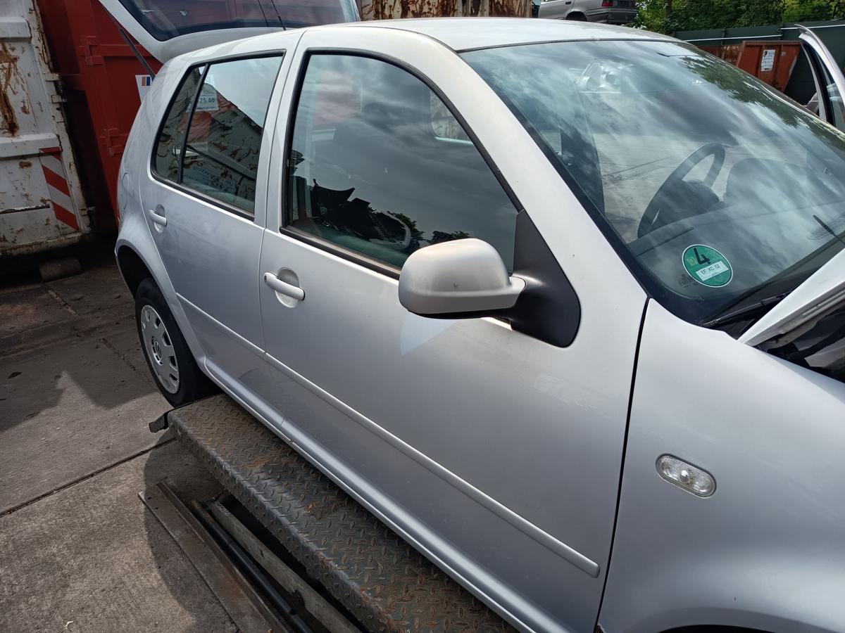 VW Golf IV original T&uuml;r vorn rechts Beifahrer Rohbau B7Z Satinsilber Bj 1998