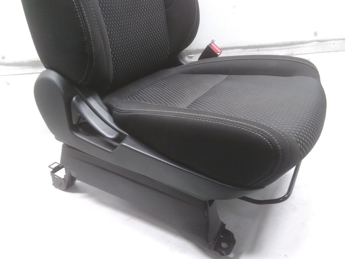 Mitsubishi Outlander 3 GF Bj.2016 Sitz vorn rechts Beifahrersitz beheizt Bj.2016 Stoff schwarz