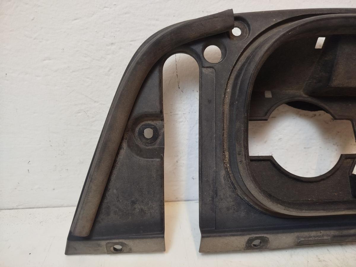 Nissan Leaf ZE1 40kWh Plastiverkleidung Rahmen Dichtung Ladeanschluss vorn