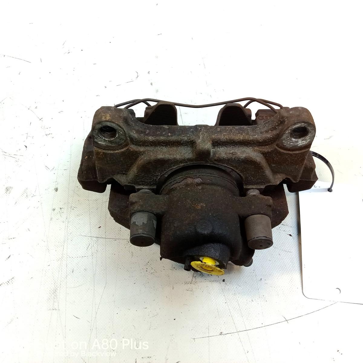 Audi A3 8P Quattro original Bremssattel Vorderachse links 312x25mm Bj.2010