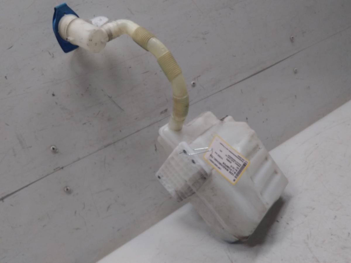 Audi A3 8P Facelift original Scheibenwaschbehälter mit 2 Pumpen Bj.2010