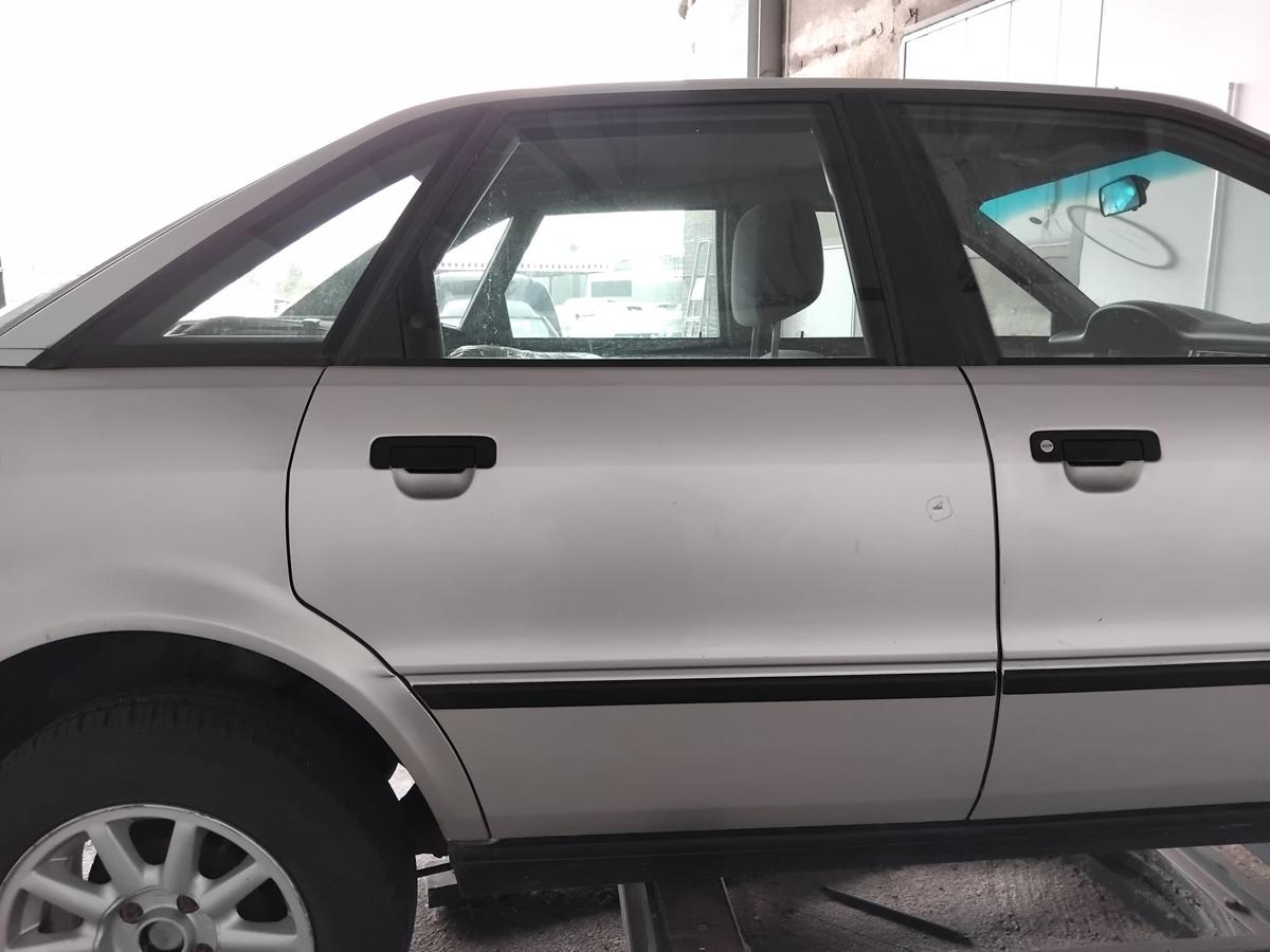 Audi 80 B4 Limousine T&uuml;r hinten rechts LY7T Kristallsilbermetallic BJ1992