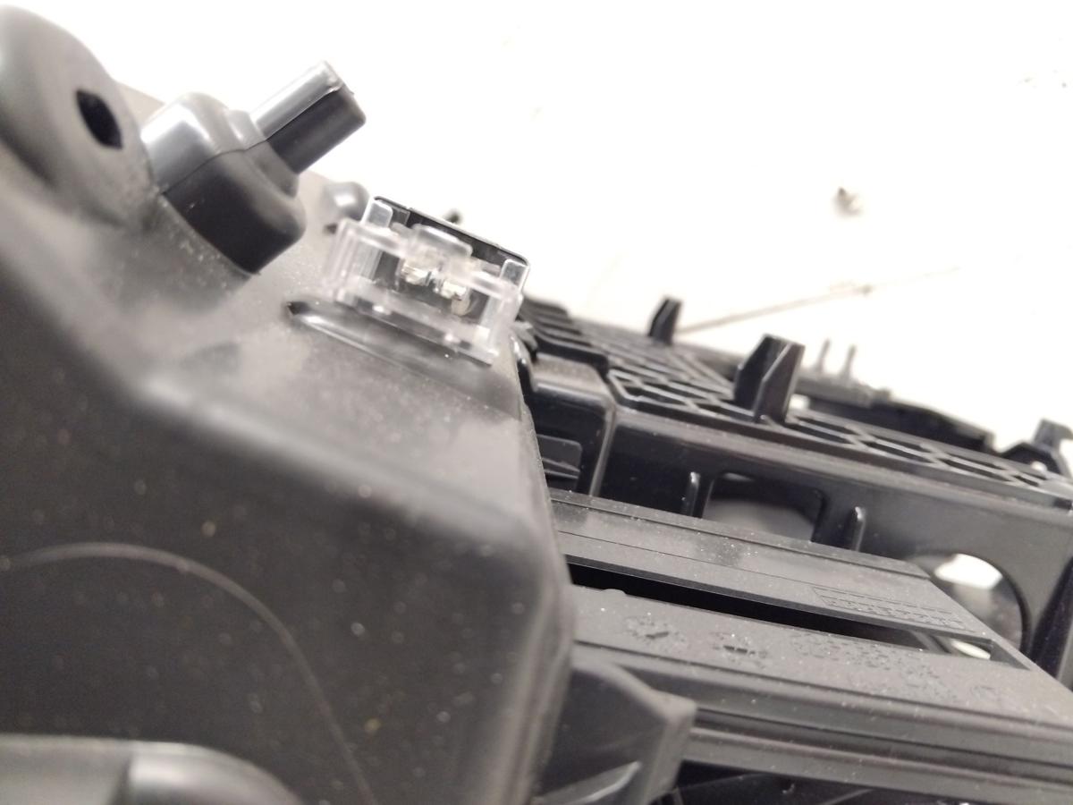 VW Golf Sportsvan original Handschuhfach Handschuhkasten Bj.2017