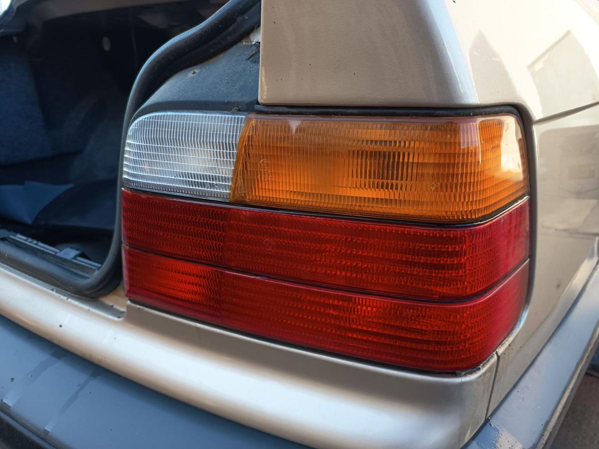 BMW 3er E36 Limousine original R&uuml;ckleuchte rechts Heck Schluss Licht Bj 1992