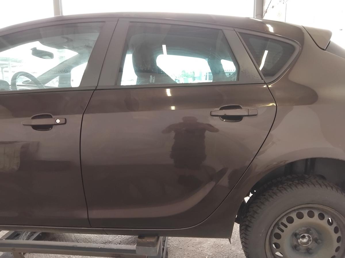 Opel Astra J T&uuml;r hinten links mahagonibraun Z41C 5-t&uuml;rig Flie&szlig;heck BJ2012