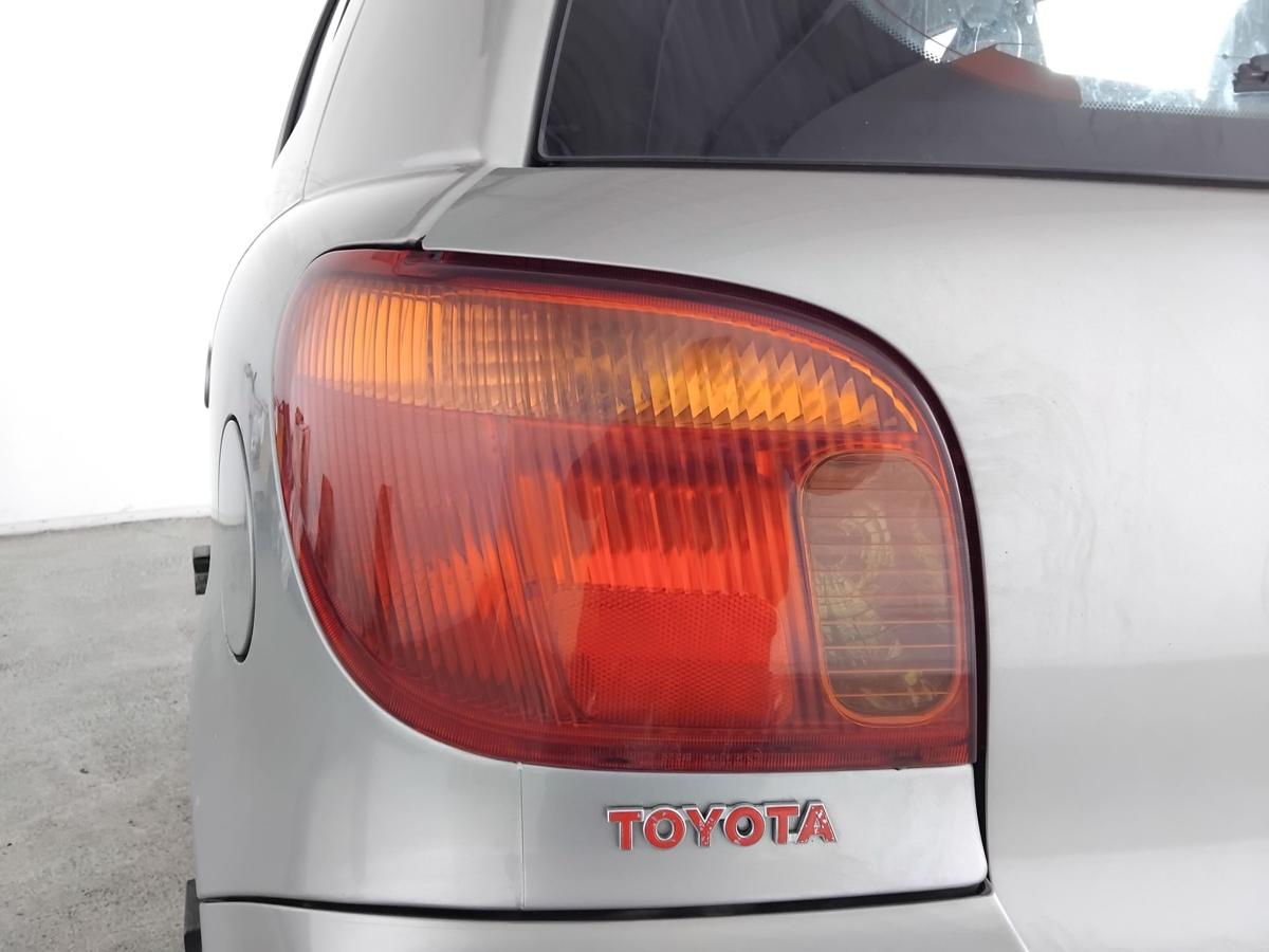 Toyota Yaris P1 original R&uuml;ckleuchte Heckleuchte links Facelift BJ2004 Japan