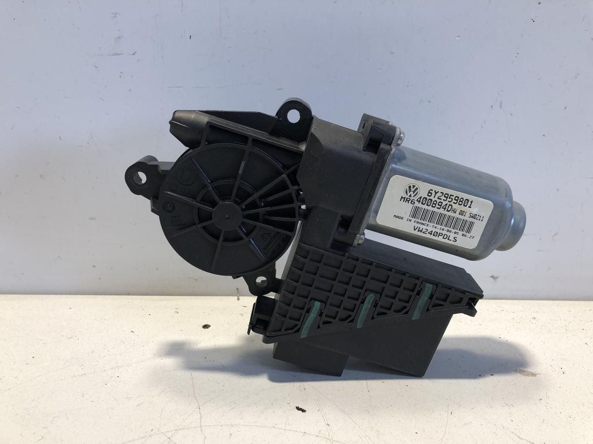 VW Polo 9N3 original Fensterhebermotor rechts Beifahrer 8Y2959801 Bj 2005