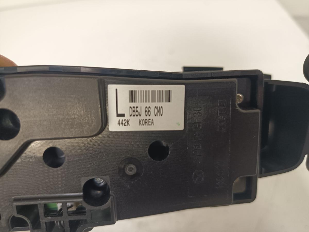 Mazda 2 DJ orig Bedieneinheit MMI Radio/ Navi DB5J66CMO Bj 2015