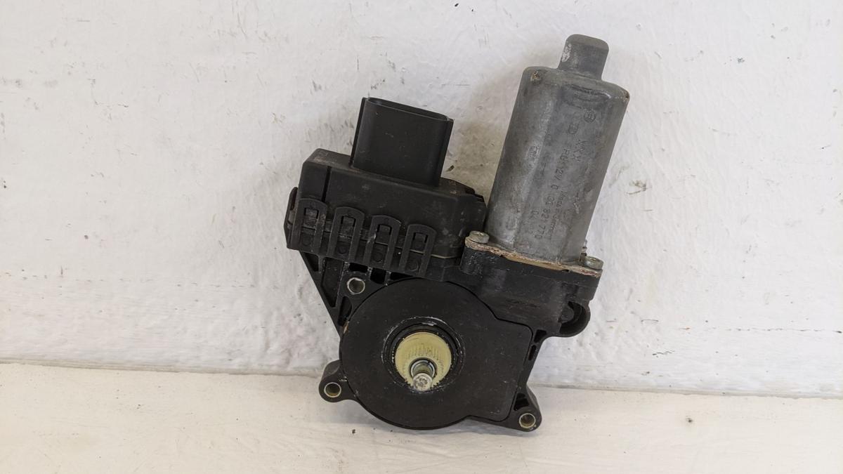 Fensterhebermotor Motor Fensterheber vorn links Bosch Ford Mondeo B5Y