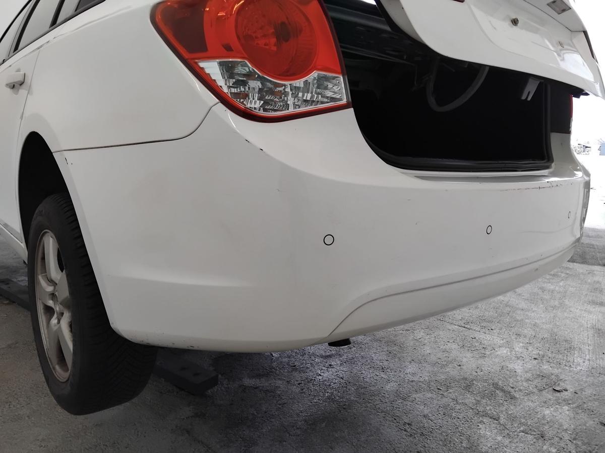Chevrolet Cruze J300 4-t&uuml;rig Limo orig Stossf&auml;nger Sto&szlig;stange hinten PDC BJ2011