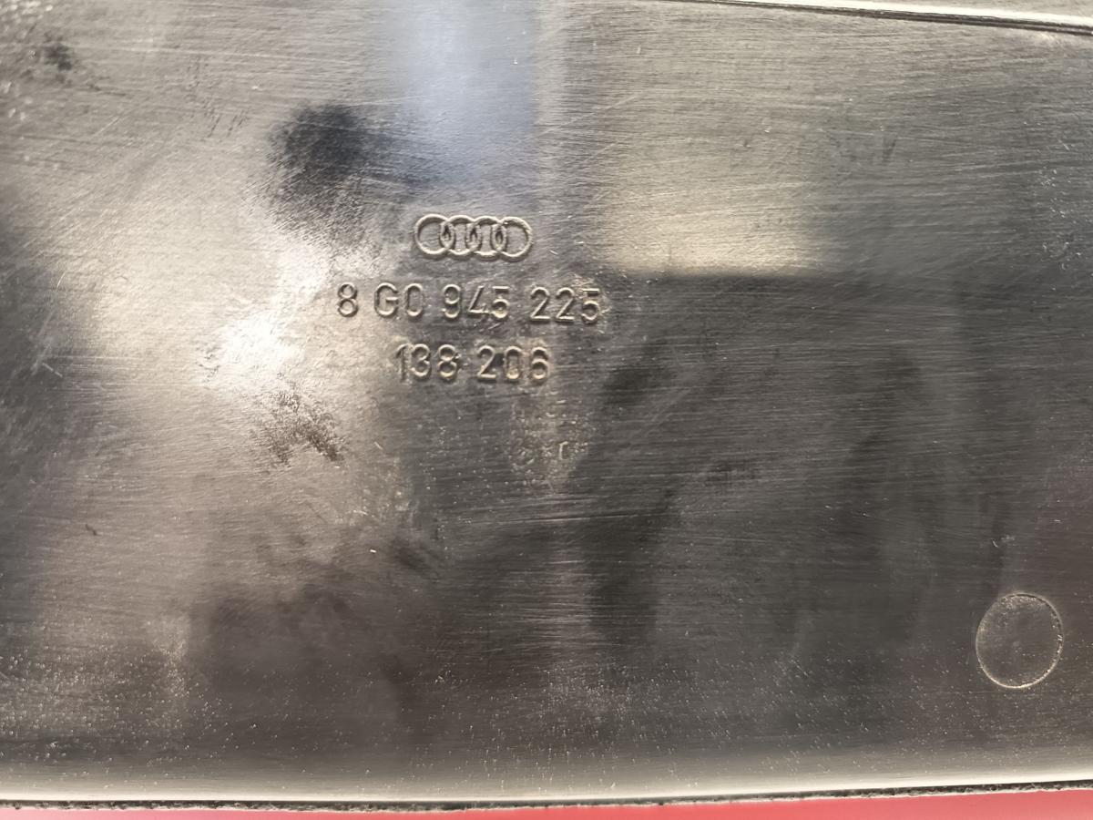 Audi Cabrio B3 8G7 orig Heckblende Lichtband Mitte 8G0945225 Bj 1991