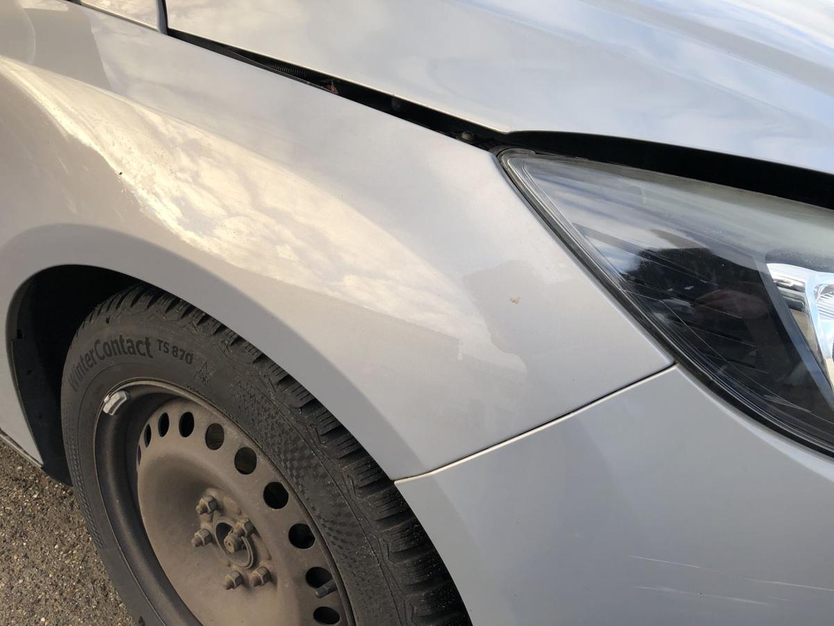 Ford Focus DYB MK3 Kotflügel vorn rechts Fender Seitenteil Micastone Silber Met