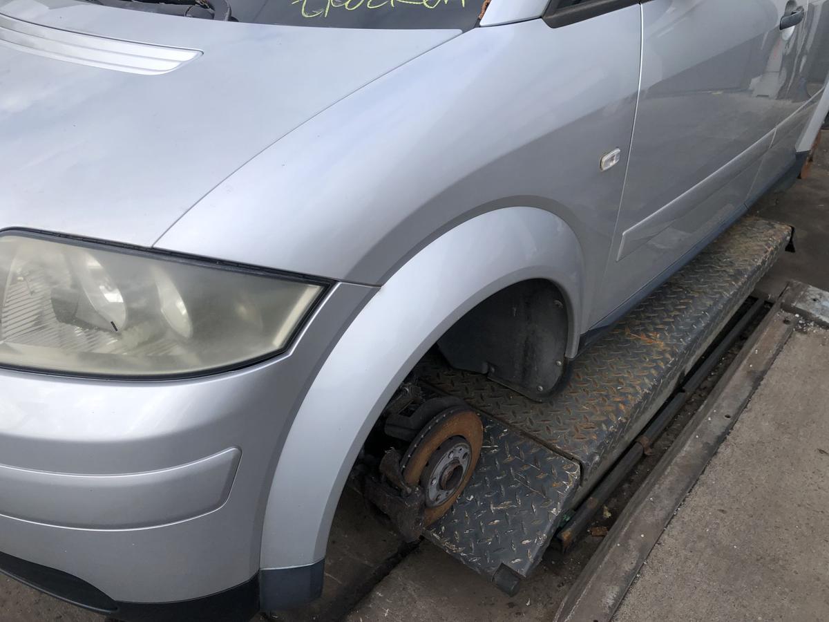 Audi A2 original Kotflügel vorn links Seitenteil Y7W Lichtsilber Bj 2001