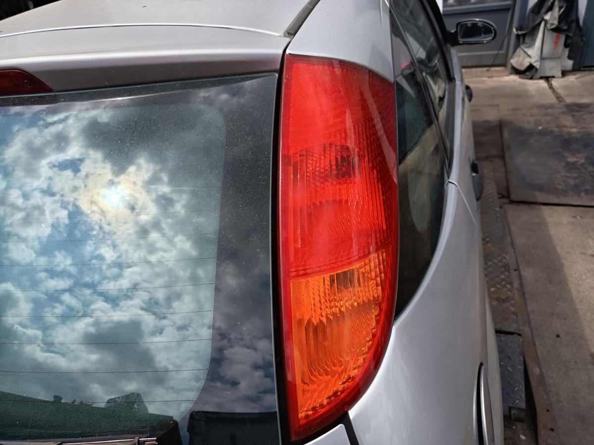 Ford Focus DAW original R&uuml;ckleuchte rechts 5 T&uuml;rer Baujahr 2003