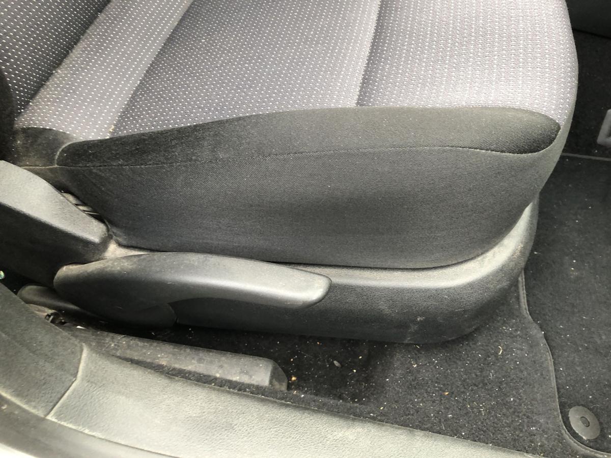 VW Bora 1J Golf 4 Special SItz vorn rechts Beifahrersitz Stoff mit Heizung