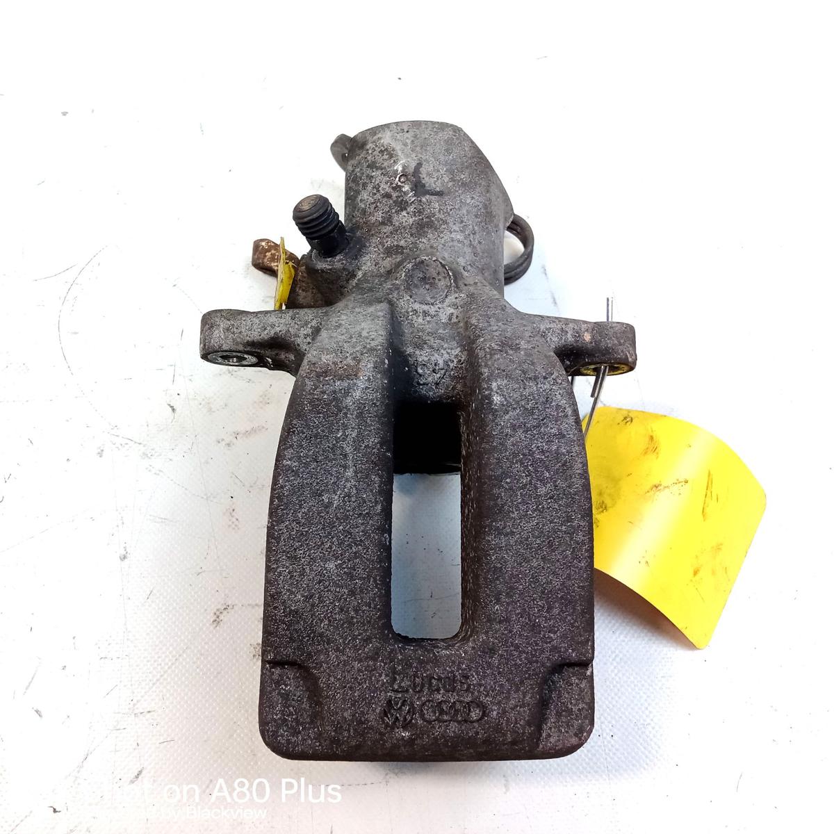 Audi A8 4D D2 original Bremssattel Hinterachse links Bremse 269x22mm Bj.1999
